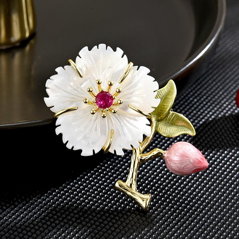 Ladies Light Luxury Design Elegant Peach Blossom Brooch Fashionable Versatile Niche Design Sense Brooch Daily Accessories
Ladies Light Luxury Design Elegant Peach Blossom Brooch Fashionable Versatile Niche Design Sense Brooch Daily Accessories