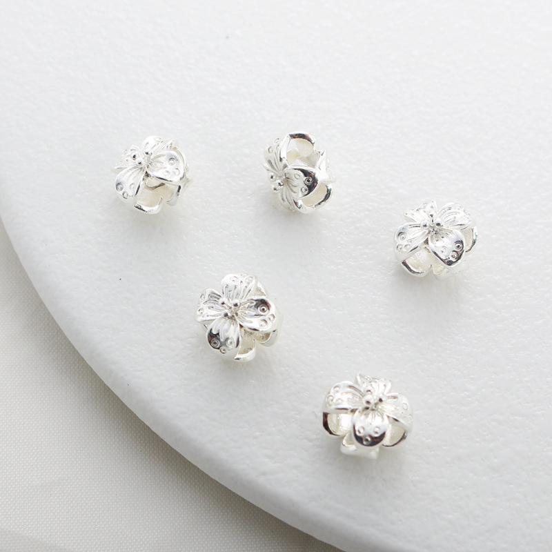 Gold-Plated Double-Sided Four-Leaf Clover Spacer Beads, DIY Accessory for Stringing and Beading.
Gold-Plated Double-Sided Four-Leaf Clover Spacer Beads, DIY Accessory for Stringing and Beading.