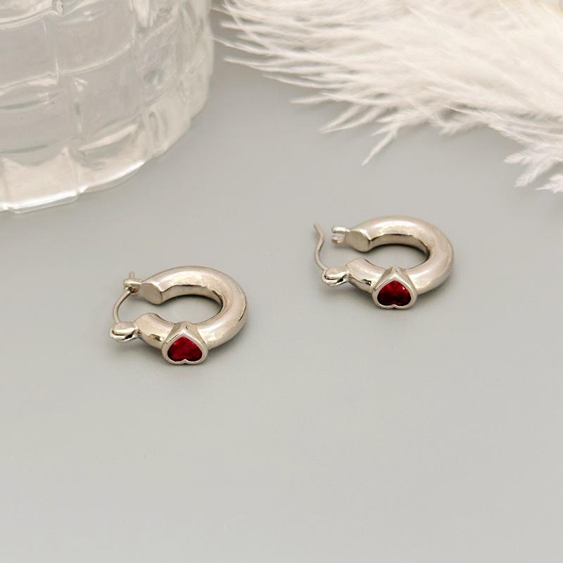 Manufacturer Supply Niche Design Classic Circle Love Ear Buckle Fashion Temperament Simple Earrings Earrings Spot срібний
Manufacturer Supply Niche Design Classic Circle Love Ear Buckle Fashion Temperament Simple Earrings Earrings Spot срібний
