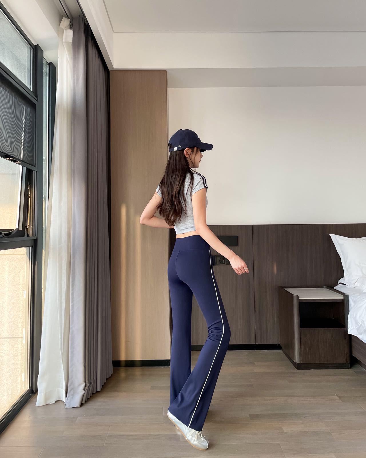 2026 New Arrival Thin Stripe Color Block Flare Pants XL (120-140) синий
2026 New Arrival Thin Stripe Color Block Flare Pants XL (120-140) синий