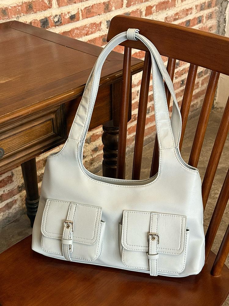 Корейская универсальная многокарманная сумка через плечо большой вместимости 2025 новая нишевая повседневная сумка-тоут премиум сумка под мышкой
Корейская универсальная многокарманная сумка через плечо большой вместимости 2025 новая нишевая повседневная сумка-тоут премиум сумка под мышкой