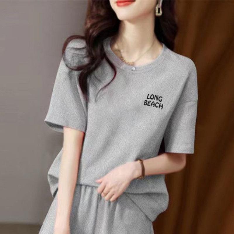 Women s Summer 2025 Loose Plus Size Short Sleeve T-Shirt & Shorts Two-Piece Set 2XL: 125-140cm
Women s Summer 2025 Loose Plus Size Short Sleeve T-Shirt & Shorts Two-Piece Set 2XL: 125-140cm