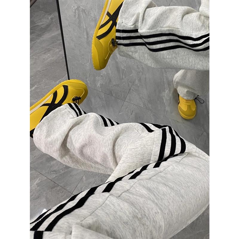 Women s White-Gray Striped Sweatpants, Petite Wide-Leg, 2024 Spring/Autumn Collection M
Women s White-Gray Striped Sweatpants, Petite Wide-Leg, 2024 Spring/Autumn Collection M