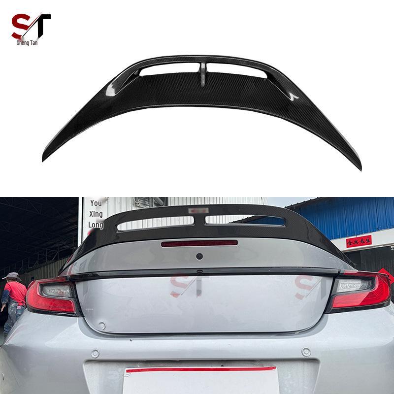 Carbon Fiber Dual-Hole Spoiler with Ducktail for Toyota GR86/Subaru BRZ
Carbon Fiber Dual-Hole Spoiler with Ducktail for Toyota GR86/Subaru BRZ