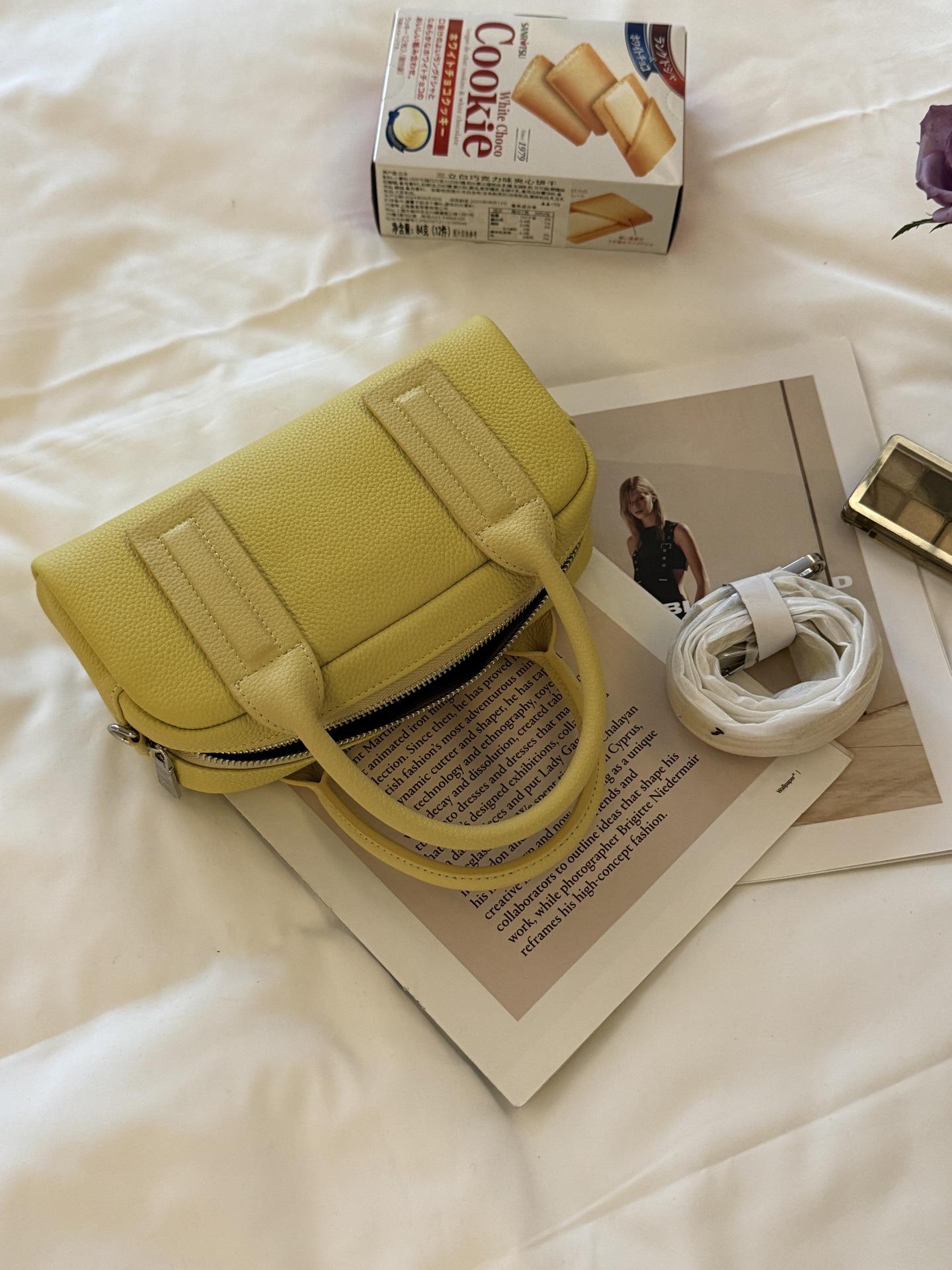 2025 / Новая сумка для боулинга Dopamine, сумка через плечо, женская кожаная сумка через голову, сумка Netizen 24x7x11cm жёлтый
2025 / Новая сумка для боулинга Dopamine, сумка через плечо, женская кожаная сумка через голову, сумка Netizen 24x7x11cm жёлтый