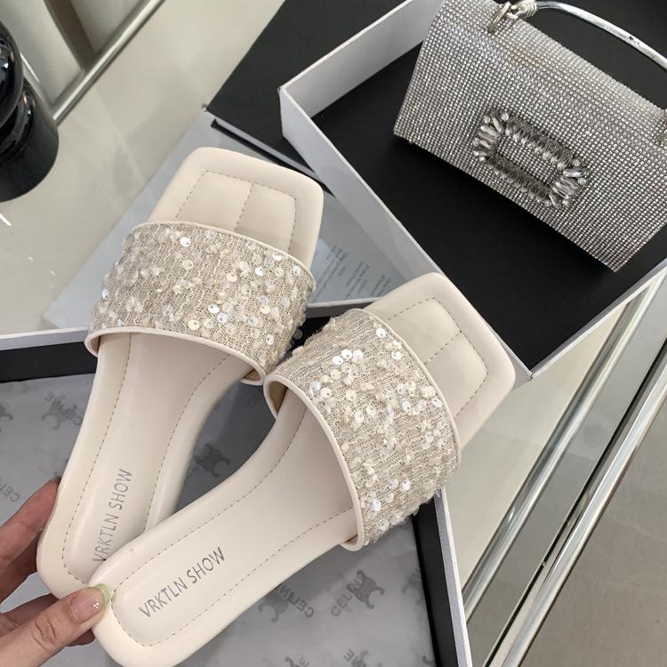 French high-end flat-bottomed cool slippers for women s summer wear Xiaoxiangfeng 2024 new Internet celebrity going out one-word slippers for women 35
French high-end flat-bottomed cool slippers for women s summer wear Xiaoxiangfeng 2024 new Internet celebrity going out one-word slippers for women 35