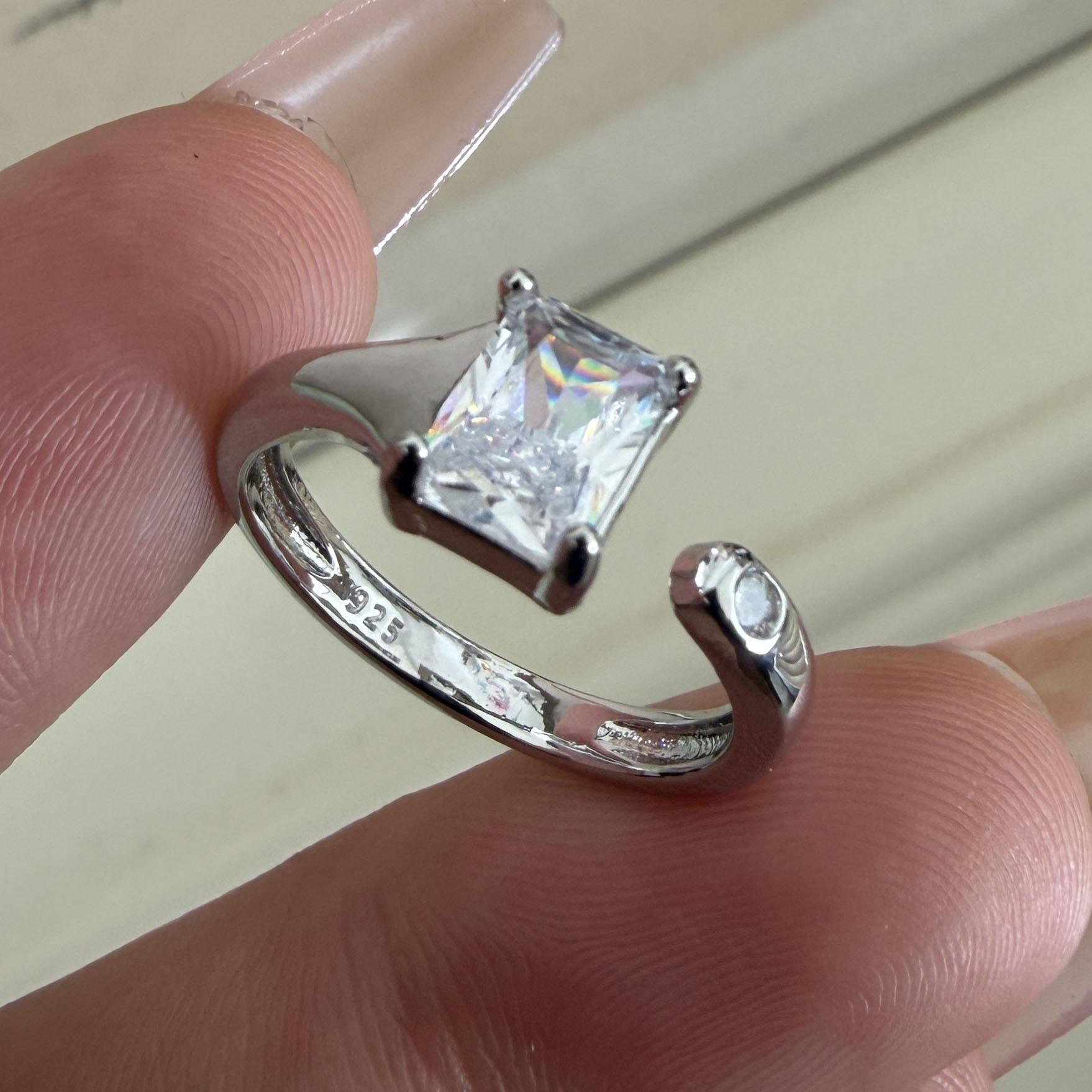 BF CLUB 925 Sterling Rings for Women Simple Geometric Handmade Irregular Retro Vintage Zircon Ring Allergy For Birthday Gift resizable
BF CLUB 925 Sterling Rings for Women Simple Geometric Handmade Irregular Retro Vintage Zircon Ring Allergy For Birthday Gift resizable
