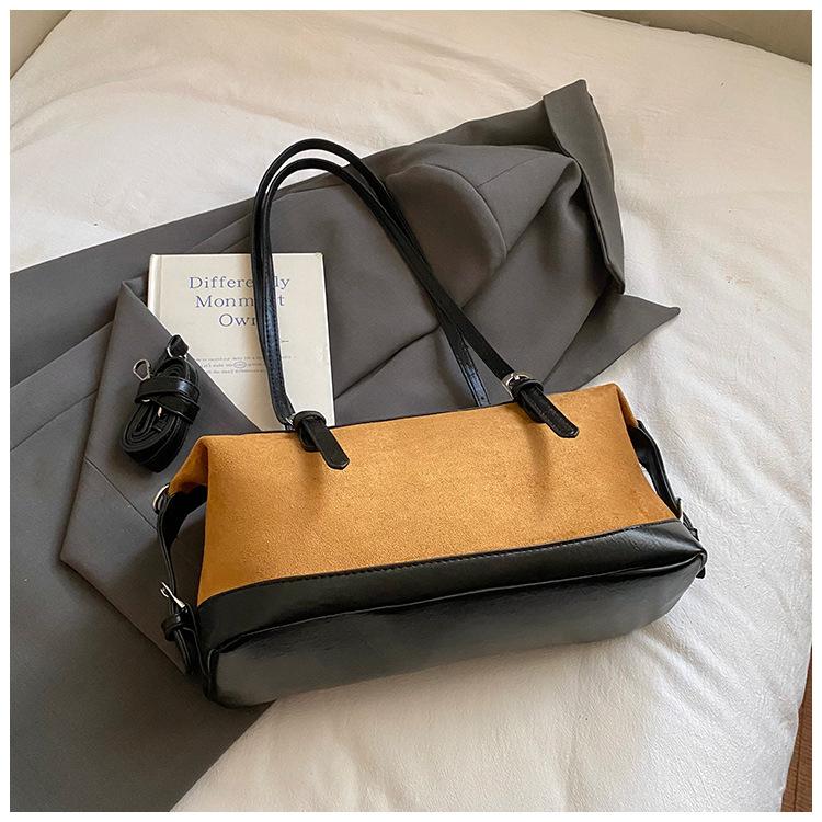 Маленькая матовая ретро-сумка женская осень-зима 2025 новая нишевая дизайнерская сумка-мессенджер популярная в инстаграме портативная сумка-подушка
Маленькая матовая ретро-сумка женская осень-зима 2025 новая нишевая дизайнерская сумка-мессенджер популярная в инстаграме портативная сумка-подушка