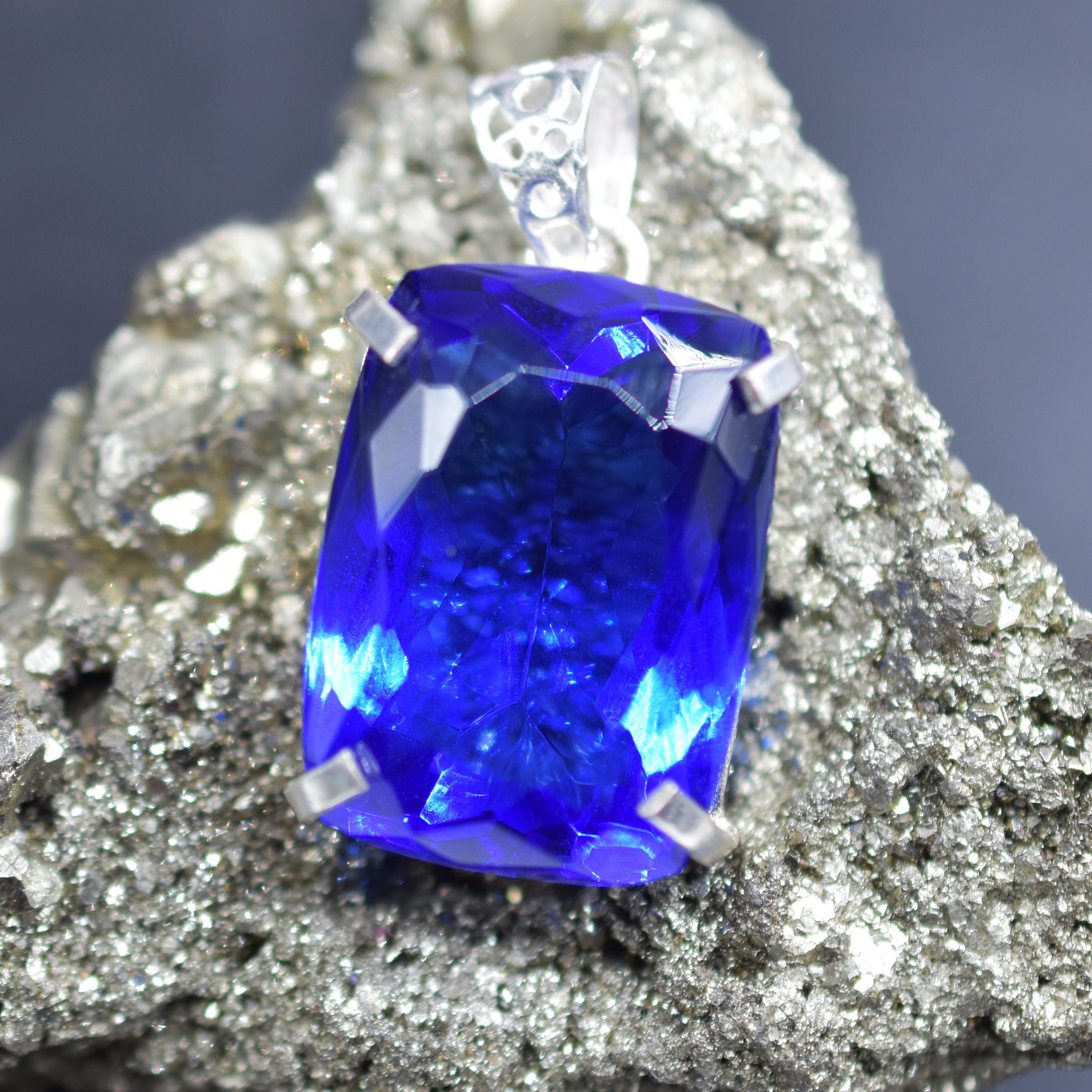 Certified Natural Blue Pendant Topaz Cushion Cut 80 Ct 925 Sterling Silver Gems my-384-k
Certified Natural Blue Pendant Topaz Cushion Cut 80 Ct 925 Sterling Silver Gems my-384-k