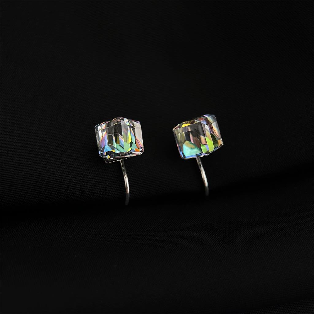 18K Gold Plated Clip-on Enamel Flower Earrings - Non-Pierced, High Color Retention
18K Gold Plated Clip-on Enamel Flower Earrings - Non-Pierced, High Color Retention