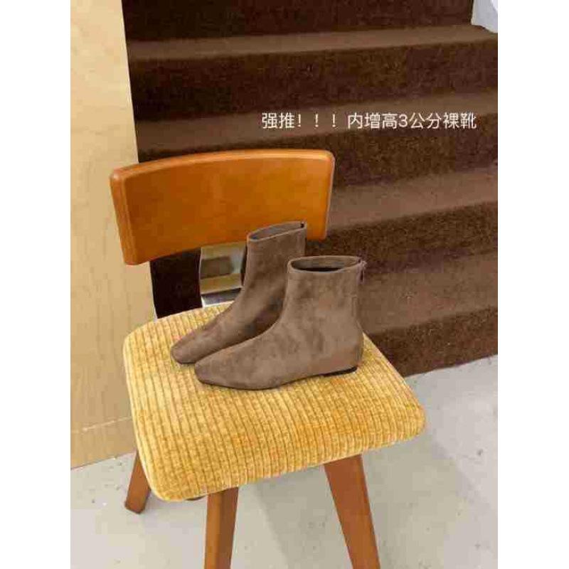 French retro small square head rear zipper Martin boots 2025 new autumn and winter height increase versatile soft-soled short boots 39
French retro small square head rear zipper Martin boots 2025 new autumn and winter height increase versatile soft-soled short boots 39