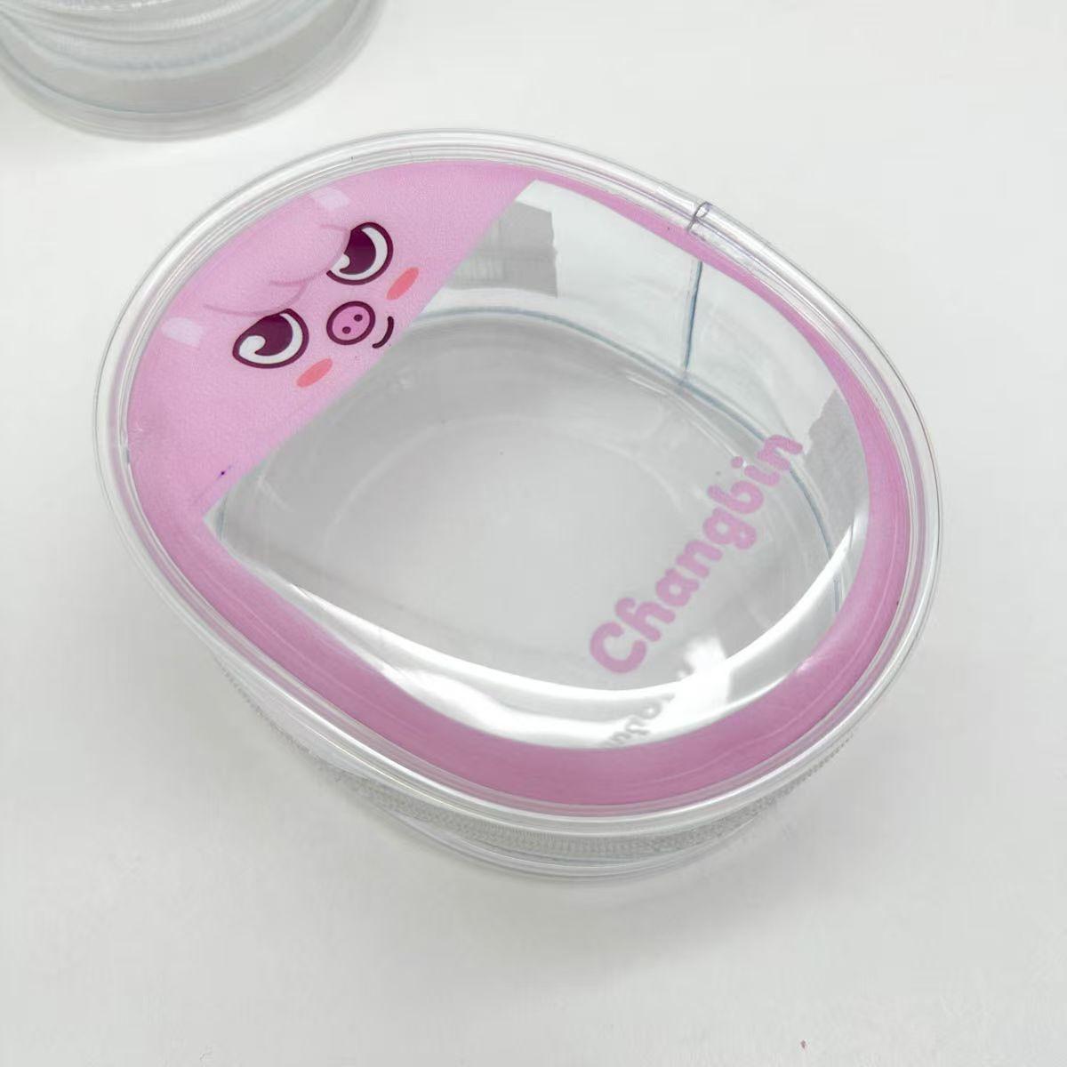 ПВХ Сумка-кошелек на молнии для хранения брелоков и значков Stray Kids Changbin
ПВХ Сумка-кошелек на молнии для хранения брелоков и значков Stray Kids Changbin