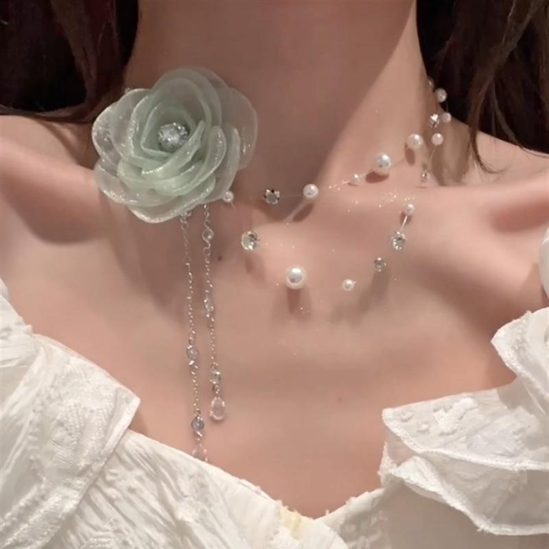 Flower mesh yarn diamond-encrusted zircon fringed fringed necklace niche super fairy collarbone chain versatile fashion temperament jewelry women
Flower mesh yarn diamond-encrusted zircon fringed fringed necklace niche super fairy collarbone chain versatile fashion temperament jewelry women
