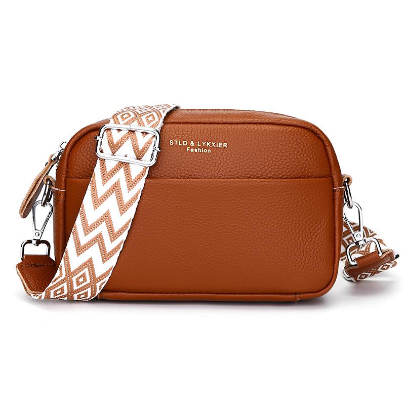 Сумка кроссбоди из натуральной кожи с широким ремнем - Женская повседневная маленькая квадратная модель 21/8/17 cm
Сумка кроссбоди из натуральной кожи с широким ремнем - Женская повседневная маленькая квадратная модель 21/8/17 cm