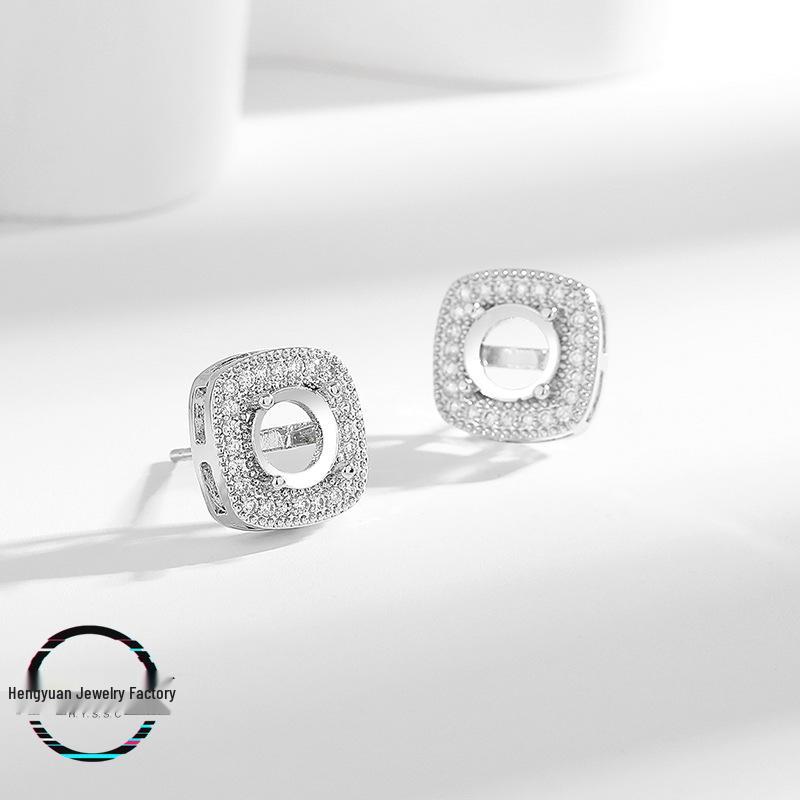Princess Square Sugar Stud Earrings - DIY Inlay with Round Huazi Cabochon, Imitation 925 Silver Round 7mm
Princess Square Sugar Stud Earrings - DIY Inlay with Round Huazi Cabochon, Imitation 925 Silver Round 7mm
