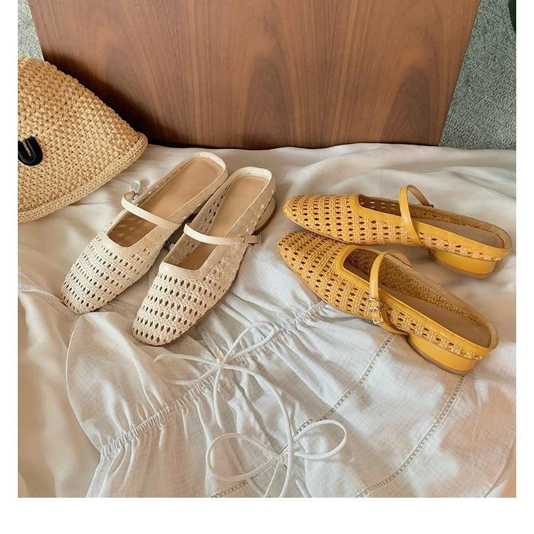 Retro woven hollow square head with thick heels for women s 2025 summer wear beach temperament versatile single shoes 40
Retro woven hollow square head with thick heels for women s 2025 summer wear beach temperament versatile single shoes 40