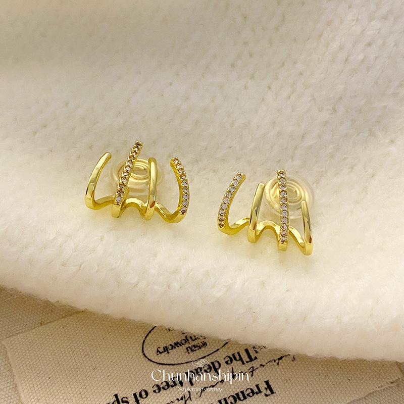 Four-claw ear row, no ear piercings, earrings, ear clips, women s no-hole mosquito coil disc copper-plated zircon stud earrings,high-end sense
Four-claw ear row, no ear piercings, earrings, ear clips, women s no-hole mosquito coil disc copper-plated zircon stud earrings,high-end sense