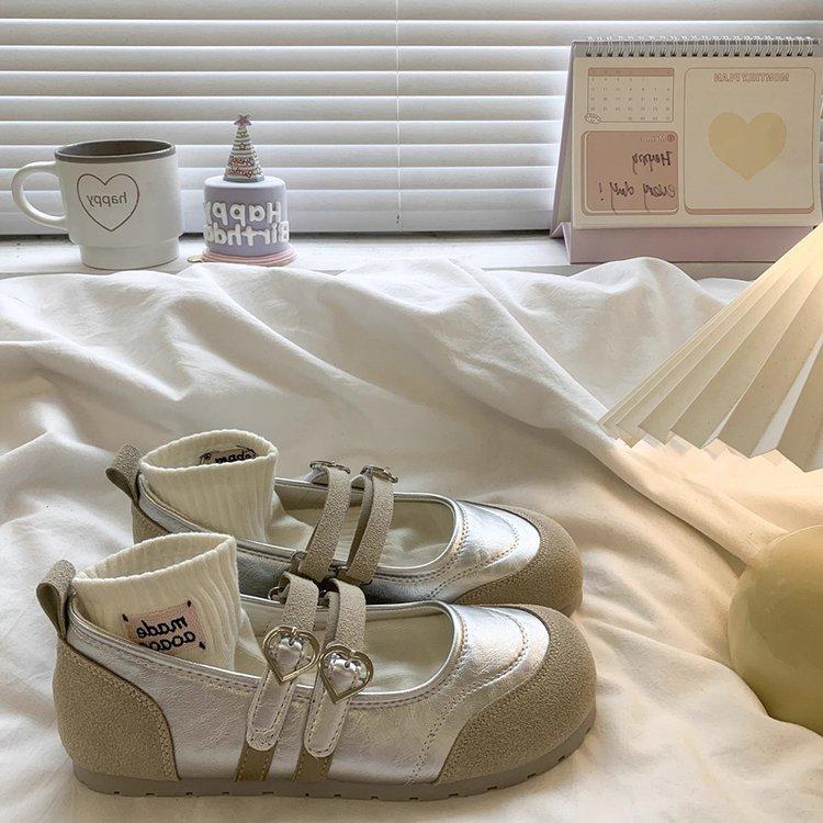 Ballet French single shoes one pedal soft-soled small leather shoes 2025 autumn new versatile shallow mouth Mary Jane women s shoes 35 срібний
Ballet French single shoes one pedal soft-soled small leather shoes 2025 autumn new versatile shallow mouth Mary Jane women s shoes 35 срібний