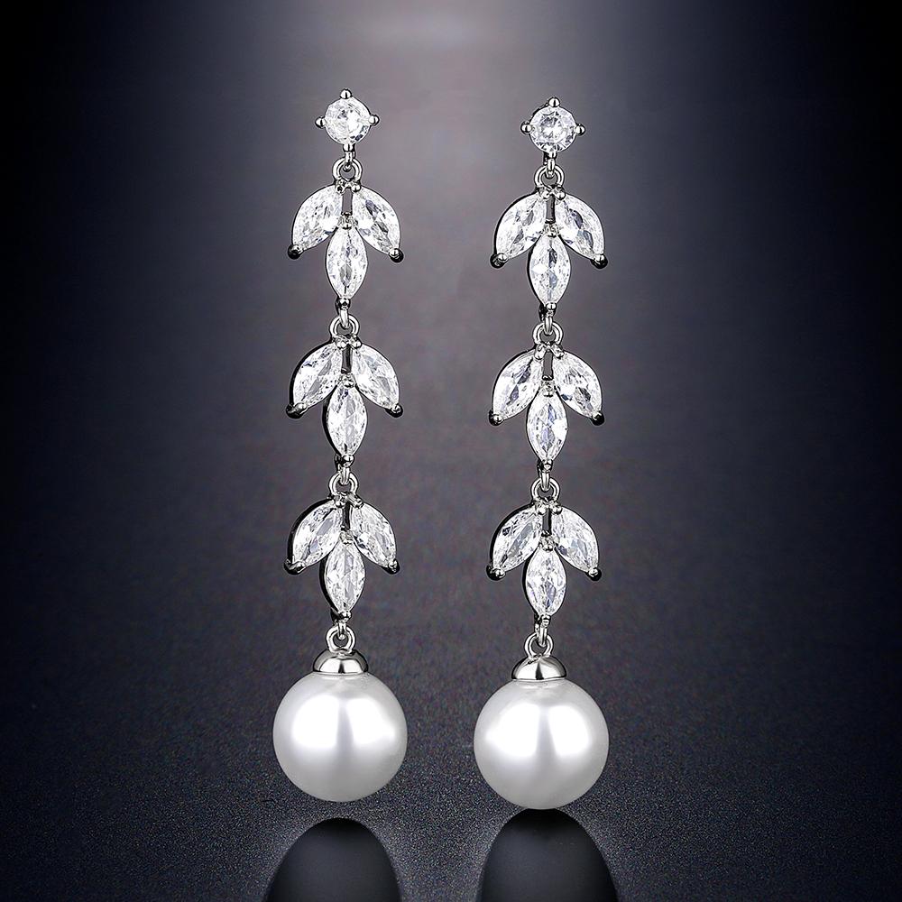 ZAKOL Элегантные висячие серьги для невесты с имитацией циркона AAA, для женщин, темпераментный шарм, длинные серьги-капли, подарок с цирконом
ZAKOL Элегантные висячие серьги для невесты с имитацией циркона AAA, для женщин, темпераментный шарм, длинные серьги-капли, подарок с цирконом