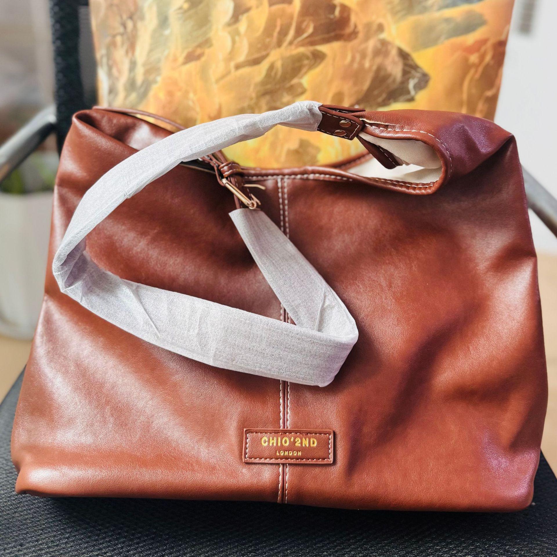 Nanfeng retro trend opera phantom tote bag women s autumn and winter commuting one-shoulder body-body bag simple and versatile atmosphere коричневый
Nanfeng retro trend opera phantom tote bag women s autumn and winter commuting one-shoulder body-body bag simple and versatile atmosphere коричневый