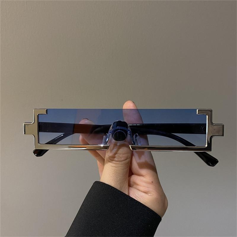 Vintage Fashion Sunglasses Rimless Frameless Rectangle Shades Gradient UV400 Summer Traveling Sun Glasses Personality Glasses As shown in the figu
Vintage Fashion Sunglasses Rimless Frameless Rectangle Shades Gradient UV400 Summer Traveling Sun Glasses Personality Glasses As shown in the figu
