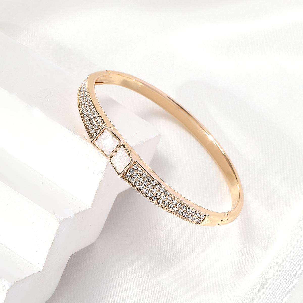 Korean Style Diamond Geometric Bracelet: Elegant Mother-of-Pearl Bangle for Women
Korean Style Diamond Geometric Bracelet: Elegant Mother-of-Pearl Bangle for Women