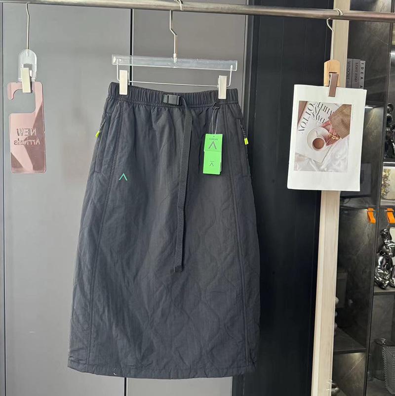 Юбка миди из хлопка с антибактериальной водоотталкивающей пропиткой в американском стиле на осень и зиму M for 110-130 lbs чёрный
Юбка миди из хлопка с антибактериальной водоотталкивающей пропиткой в американском стиле на осень и зиму M for 110-130 lbs чёрный