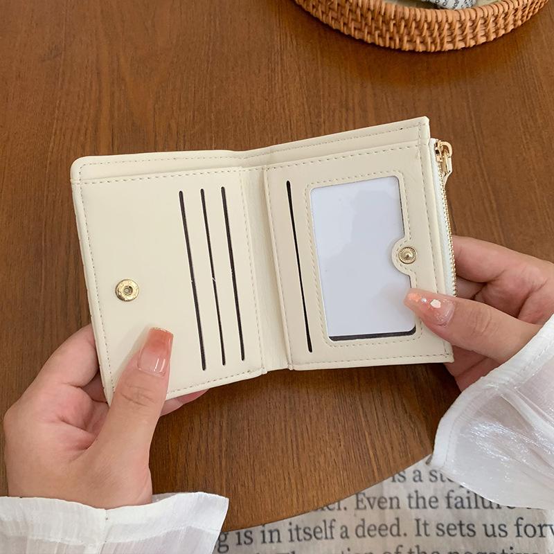 Cute Embroidery Small Flower Short Wallet Student Ladies Portable Two Fold Embroidery Multi-Card Girl Heart Wallet чорний
Cute Embroidery Small Flower Short Wallet Student Ladies Portable Two Fold Embroidery Multi-Card Girl Heart Wallet чорний