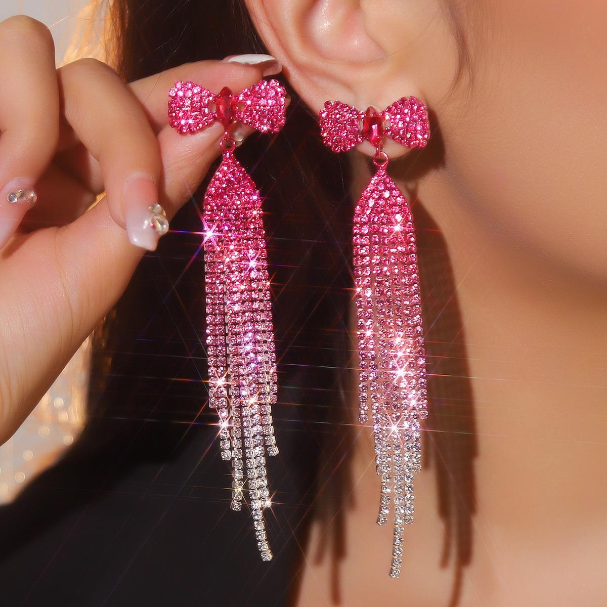 Свадебные серьги, выпускные серьги, новые продвинутые серьги с длинными кисточками и бантами, темпераментные женские серьги, 1 пара
Свадебные серьги, выпускные серьги, новые продвинутые серьги с длинными кисточками и бантами, темпераментные женские серьги, 1 пара