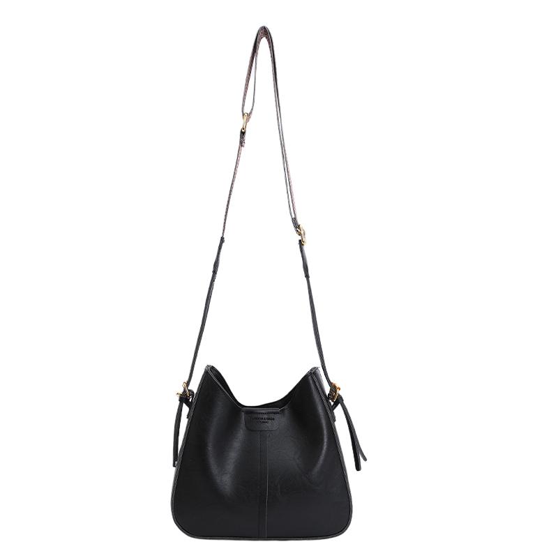 Fashi PU Solid Zipper Large Capacity Flannel Shoulder Bag for Women 2026 Versatile Popularity Classic Style Tote Bags чёрный
Fashi PU Solid Zipper Large Capacity Flannel Shoulder Bag for Women 2026 Versatile Popularity Classic Style Tote Bags чёрный