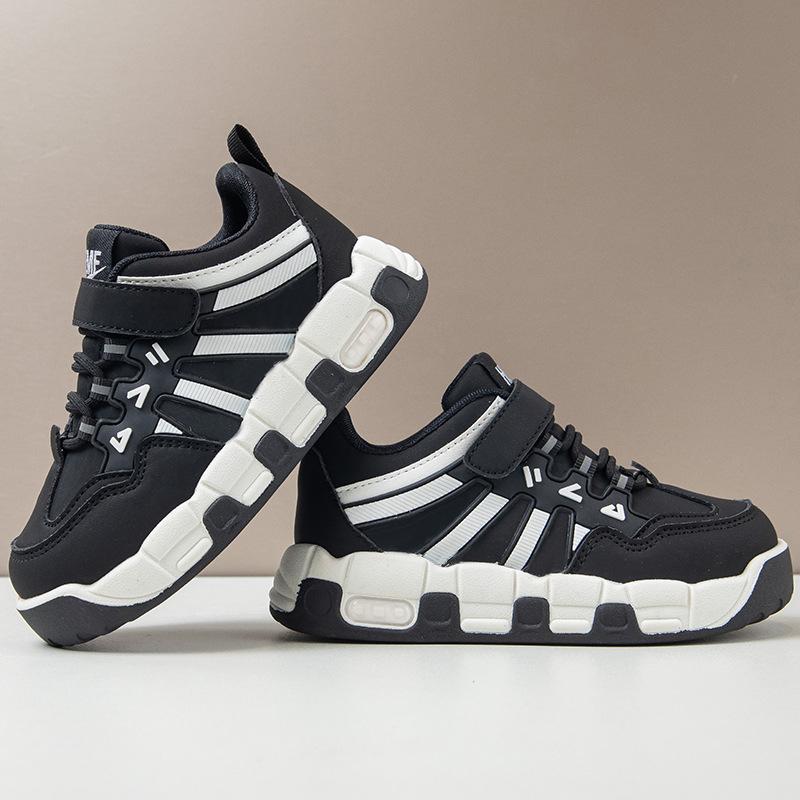Boys Running Shoes for Autumn Casual Sneakers for Big Kids Soft Sole Student Sport Shoes size 37 чорний
Boys Running Shoes for Autumn Casual Sneakers for Big Kids Soft Sole Student Sport Shoes size 37 чорний
