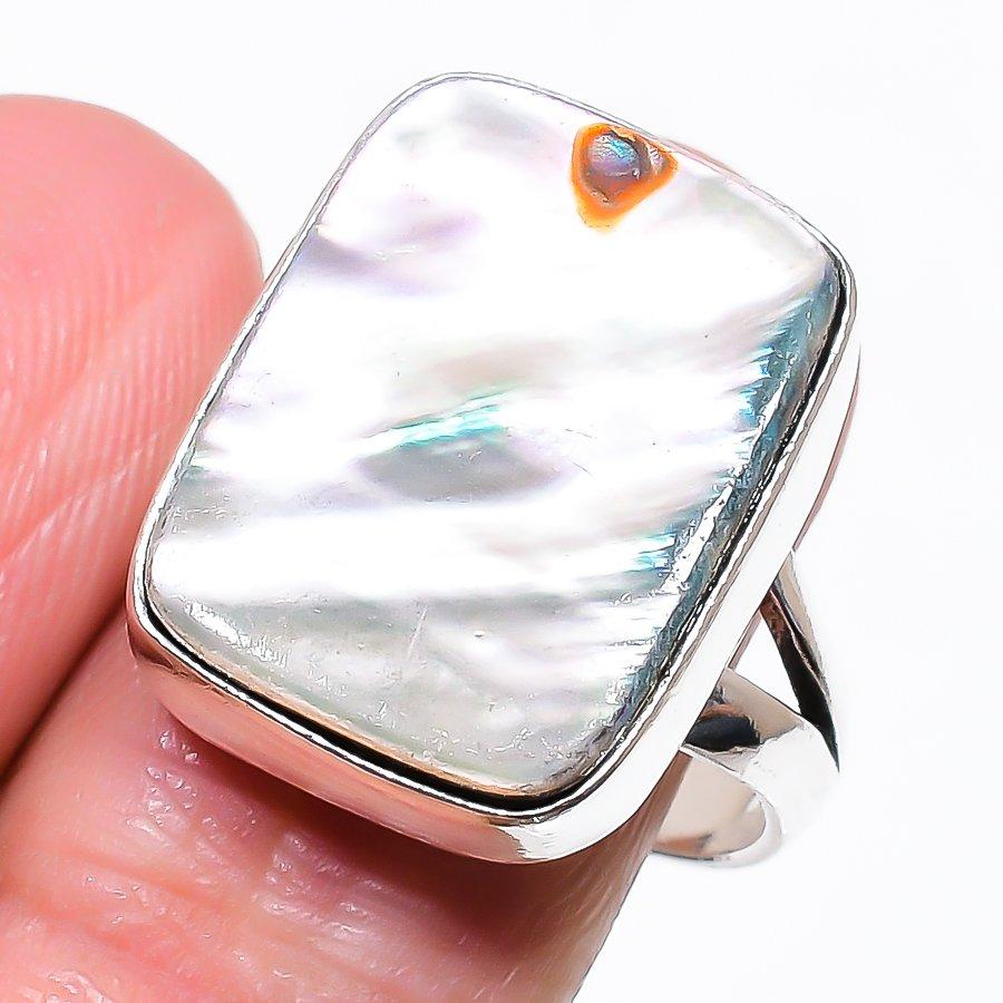 Mother Of Pearl Gemstone Handmade 925 Sterling Silver Jewelry Ring Size 9 KJ-441
Mother Of Pearl Gemstone Handmade 925 Sterling Silver Jewelry Ring Size 9 KJ-441