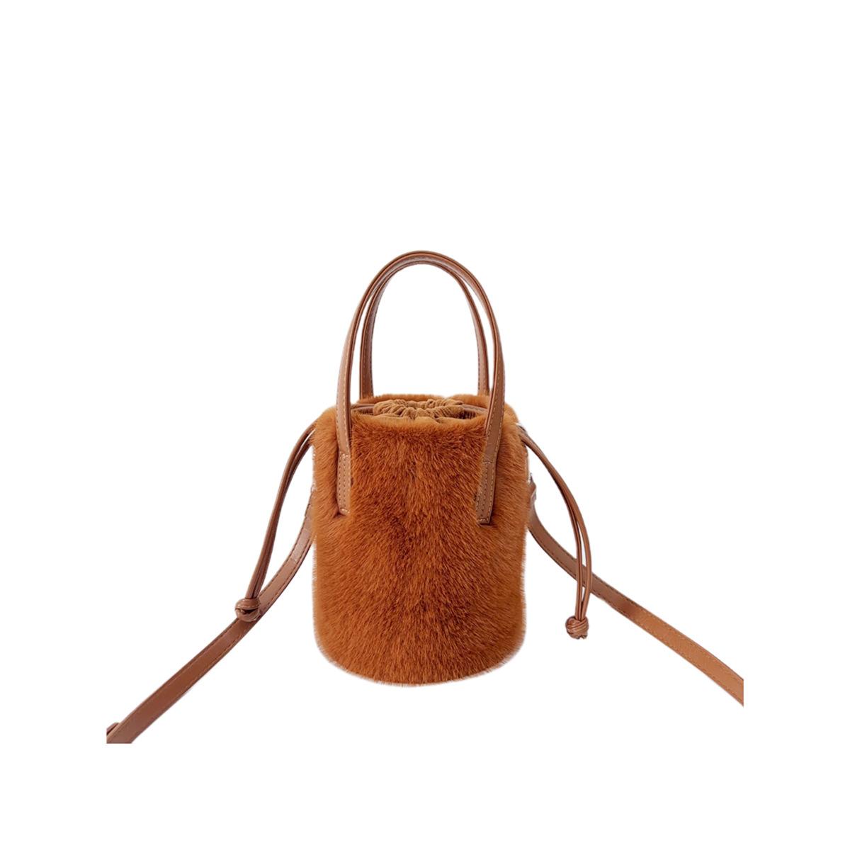 Faux Fur Ladies Bucket Bags Women s Winter Fluffy Female Drawstring Shoulder Crossbody Bag Soft Furry Plush Small Handbags Purse 14x28x14cm коричневый
Faux Fur Ladies Bucket Bags Women s Winter Fluffy Female Drawstring Shoulder Crossbody Bag Soft Furry Plush Small Handbags Purse 14x28x14cm коричневый