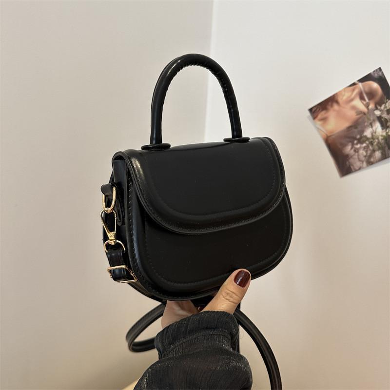 Fashionable Korean Style Street Shoulder Bag 2024 Spring New Retro Harbor Wind Saddle Bag Black White Brown Khaki
Fashionable Korean Style Street Shoulder Bag 2024 Spring New Retro Harbor Wind Saddle Bag Black White Brown Khaki