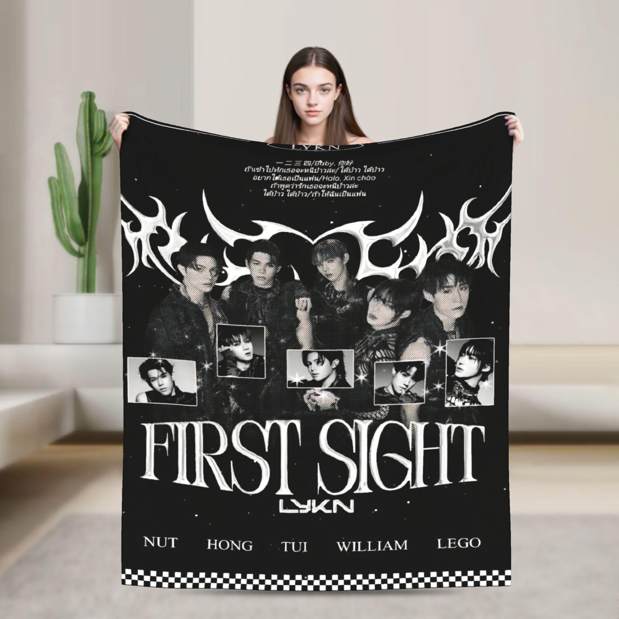 Lykyou Love LYKN Music Group Blanket Flannel Vintage Soft Throw Blanket for Bedding Lounge Spring/Autumn 75x90cm
Lykyou Love LYKN Music Group Blanket Flannel Vintage Soft Throw Blanket for Bedding Lounge Spring/Autumn 75x90cm