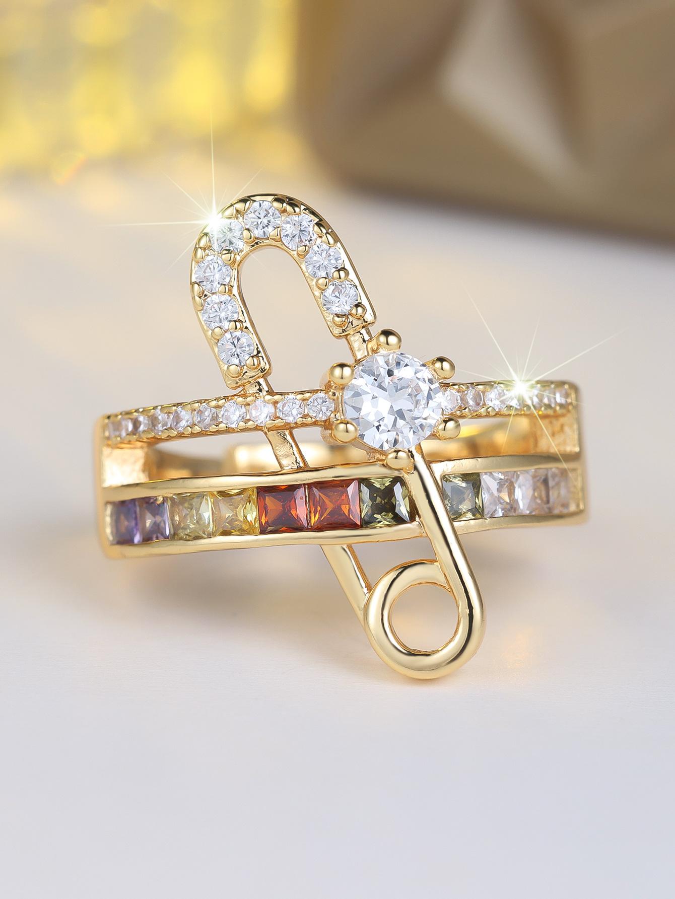 The main push is full of diamonds, open rings, paperclip rings, gorgeous atmosphere, exquisite and elegant jewelry.
The main push is full of diamonds, open rings, paperclip rings, gorgeous atmosphere, exquisite and elegant jewelry.