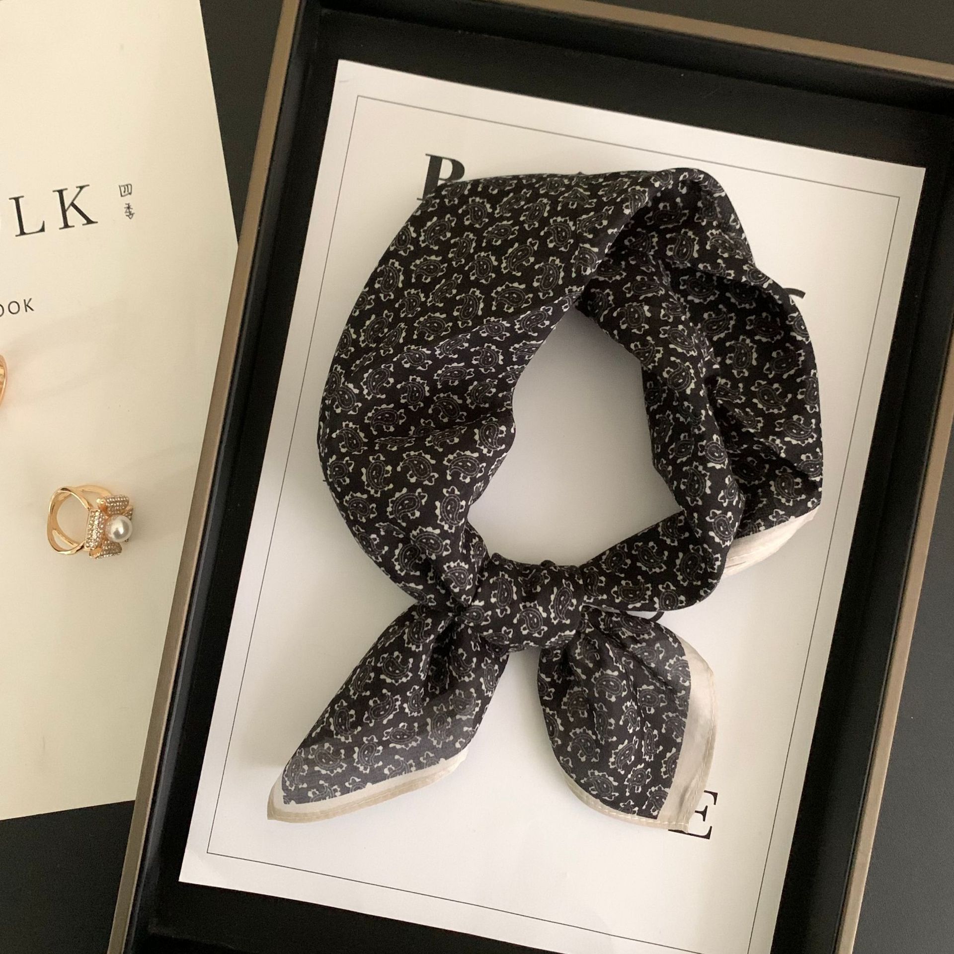 Retro Cashew Flower Small Silk Scarf! Spring And Summer Silk Cotton Small Scarf Versatile High-End Temperament Scarf Scarf 58-58
Retro Cashew Flower Small Silk Scarf! Spring And Summer Silk Cotton Small Scarf Versatile High-End Temperament Scarf Scarf 58-58