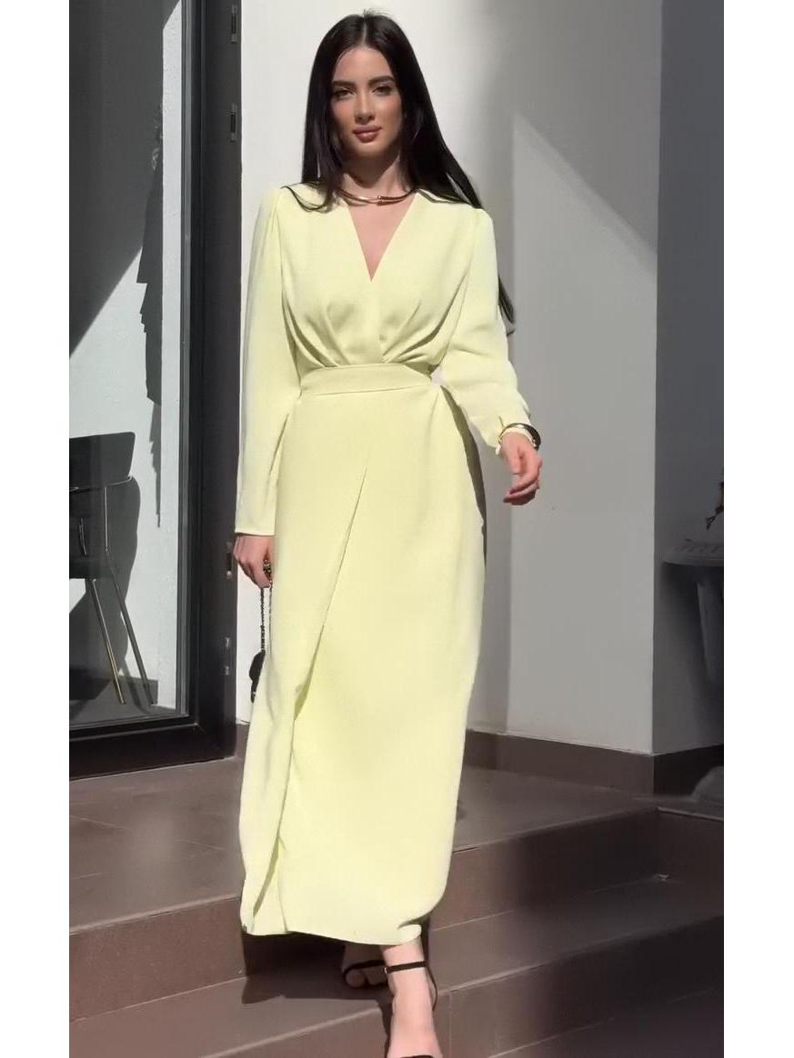 Платье с V-образным вырезом, длинными рукавами, приталенное, с неровным подолом XS жёлтый
Платье с V-образным вырезом, длинными рукавами, приталенное, с неровным подолом XS жёлтый