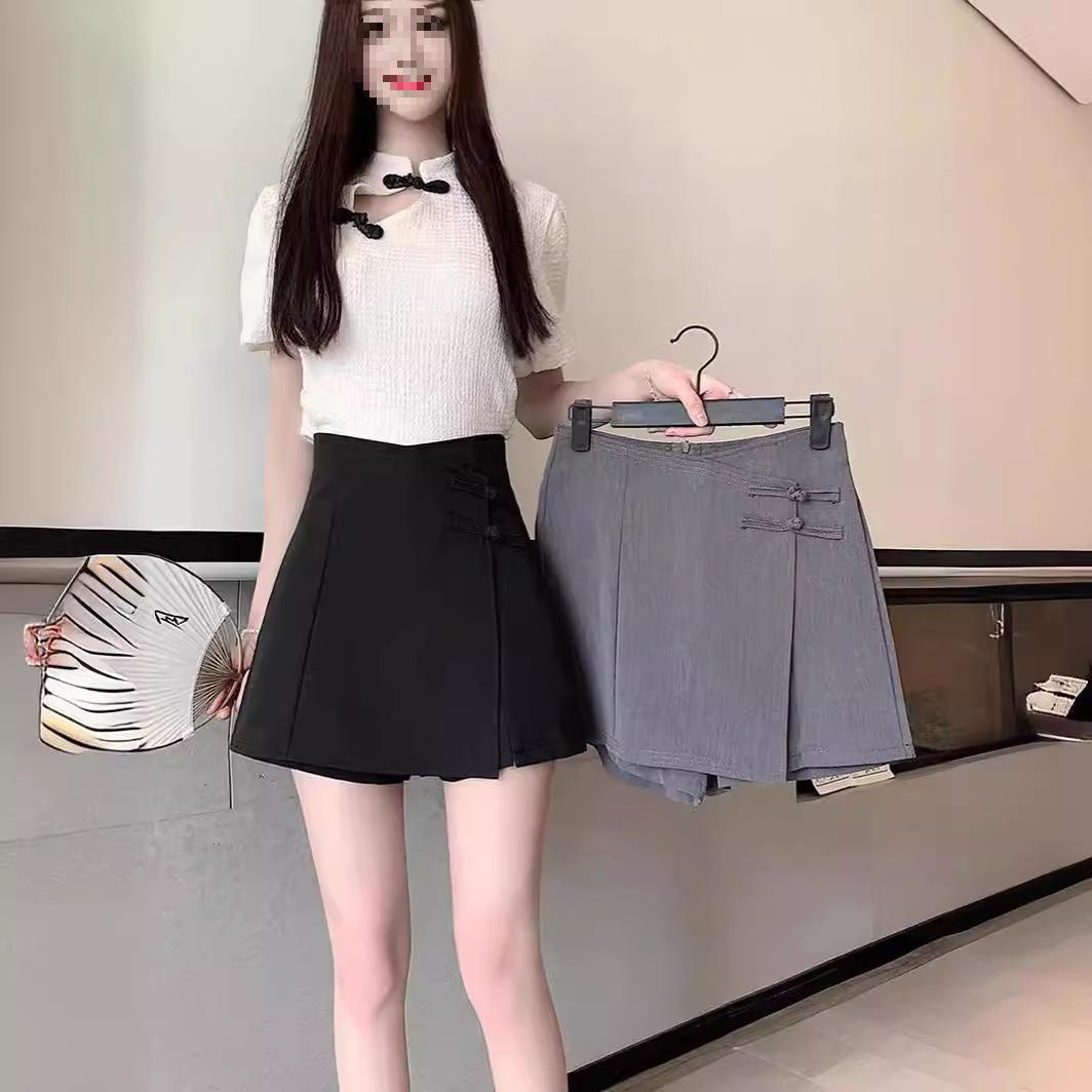 Women s Retro Chinese Style Irregular Midi Skirt with Frog Buttons and Slit A-line Design Extra Large
Women s Retro Chinese Style Irregular Midi Skirt with Frog Buttons and Slit A-line Design Extra Large