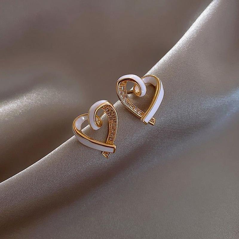 1 Pair of Fashionable Autumn and Winter Unique Heart-shaped Design Earrings, Synthetic Zircon Earrings with Epoxy, Heart-shaped Daily Commuter Ears золотой
1 Pair of Fashionable Autumn and Winter Unique Heart-shaped Design Earrings, Synthetic Zircon Earrings with Epoxy, Heart-shaped Daily Commuter Ears золотой