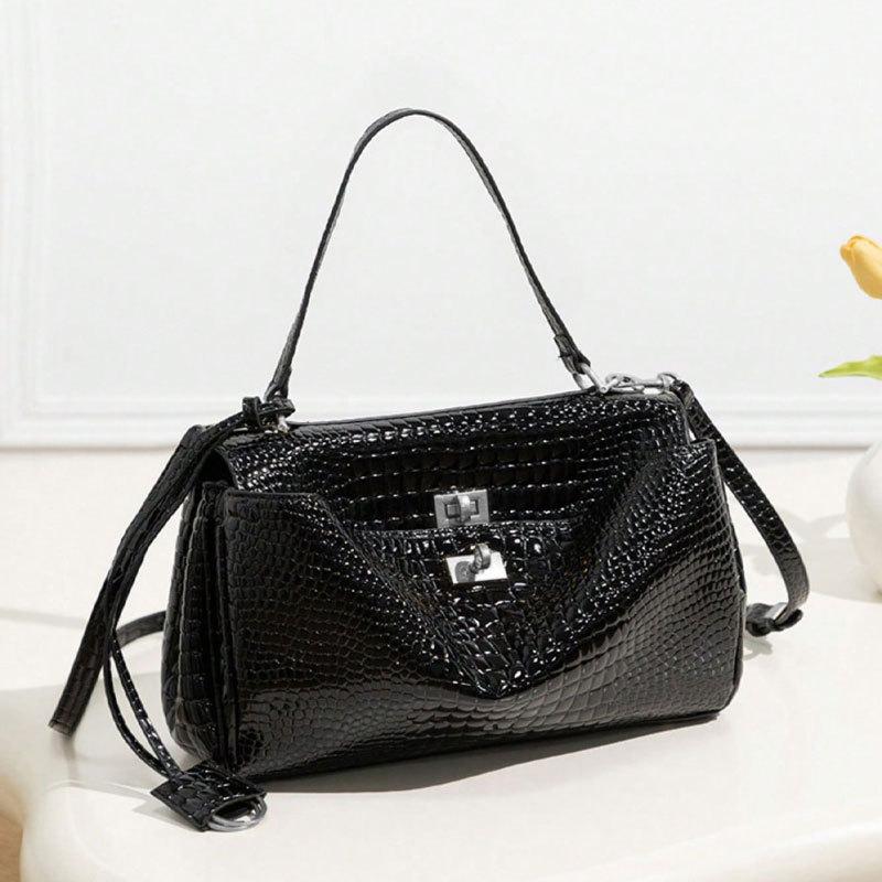 Large Capacity Commuting Tote Bag High-quality Soft Leather Handbag, Fashion Travel Crossbody Bag For Women Business Briefcase
Large Capacity Commuting Tote Bag High-quality Soft Leather Handbag, Fashion Travel Crossbody Bag For Women Business Briefcase