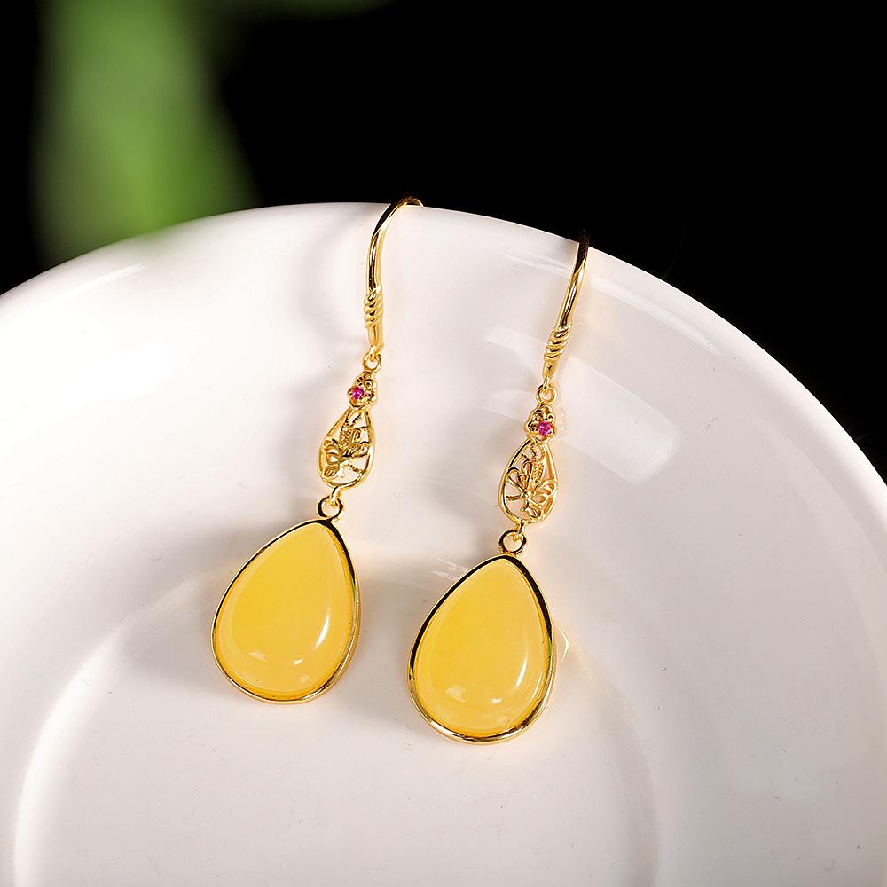 Stylish Teardrop Earrings: S925 Silver, Gold-Plated, Natural Amber, Women s Jewelry (Set of 12)
Stylish Teardrop Earrings: S925 Silver, Gold-Plated, Natural Amber, Women s Jewelry (Set of 12)