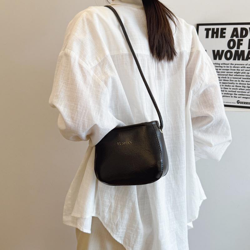 Casual women s summer new fashionable large-capacity casual solid color retro shoulder crossbody bucket bag коричневий
Casual women s summer new fashionable large-capacity casual solid color retro shoulder crossbody bucket bag коричневий