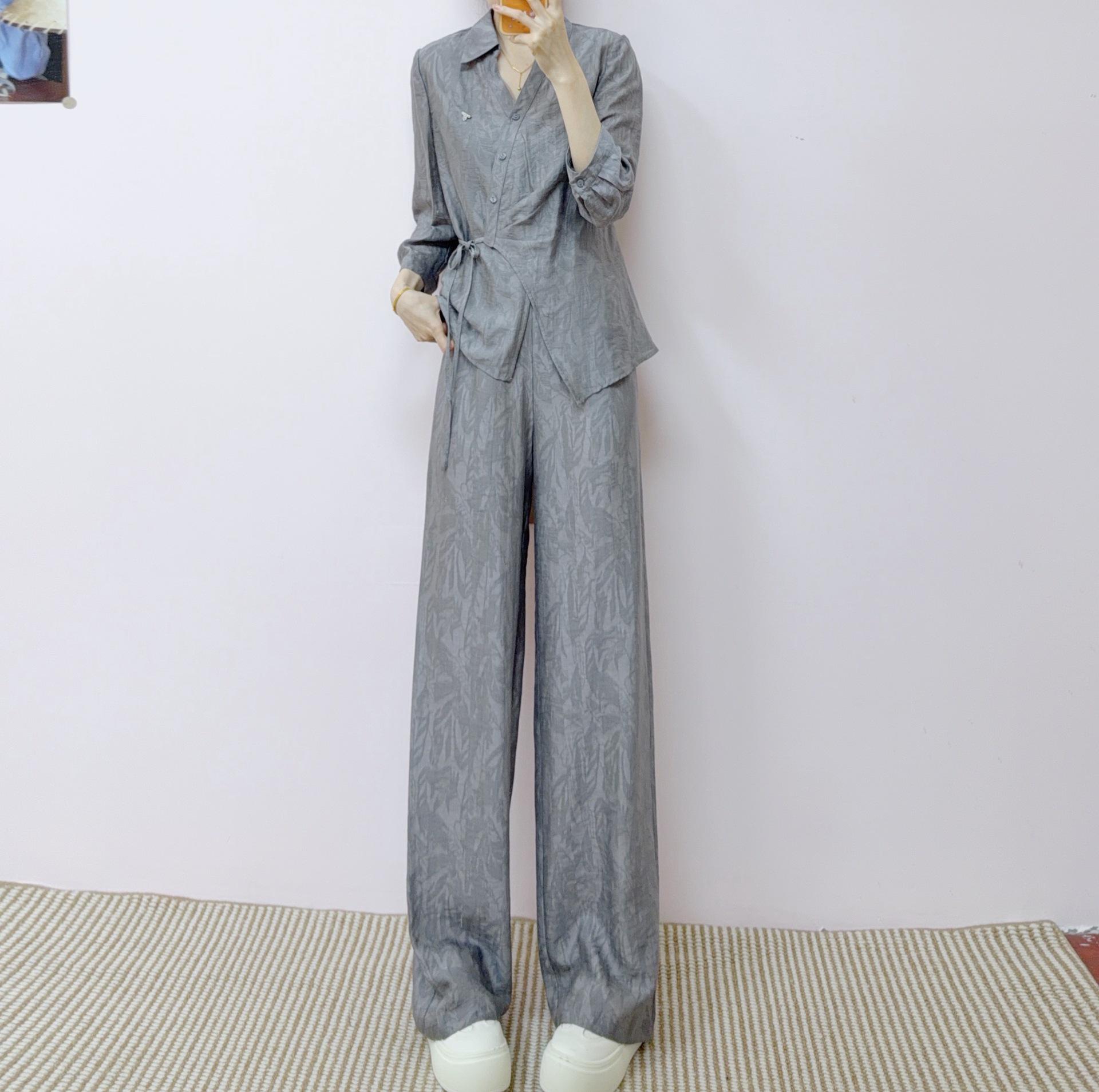 Elegant Cross Lace-up Blouse & Straight-Leg Pants Set - Spring/Autumn 2026 Collection L (55-60 kg)
Elegant Cross Lace-up Blouse & Straight-Leg Pants Set - Spring/Autumn 2026 Collection L (55-60 kg)