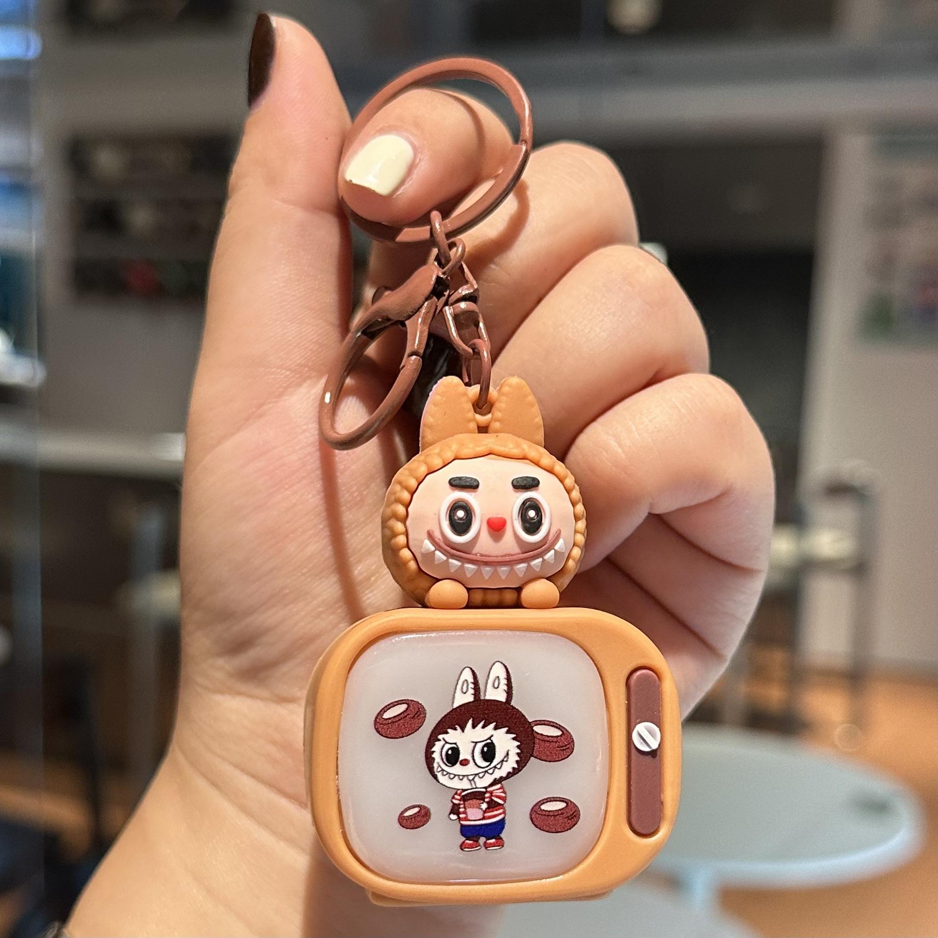 Kawaii Labubu Nightlight Лялька Брелок Студент Шкільний портфель Сумка Орнаменти Декорація Брелоки світло-коричневого кольору
Kawaii Labubu Nightlight Лялька Брелок Студент Шкільний портфель Сумка Орнаменти Декорація Брелоки світло-коричневого кольору