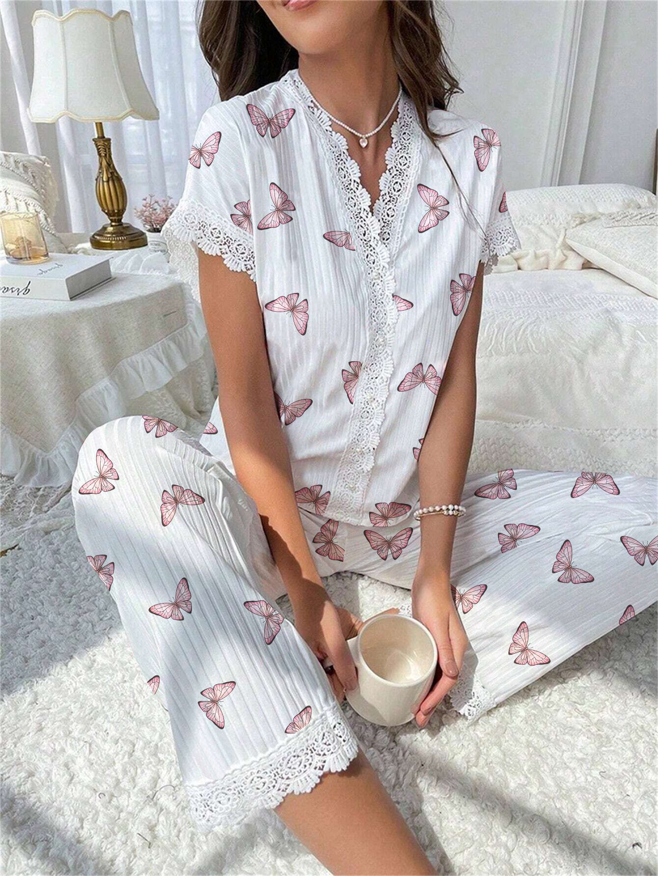 Europe and the United States hot-selling women s loungewear cherry printing water-soluble embroidery lace short-sleeved trousers XXL
Europe and the United States hot-selling women s loungewear cherry printing water-soluble embroidery lace short-sleeved trousers XXL