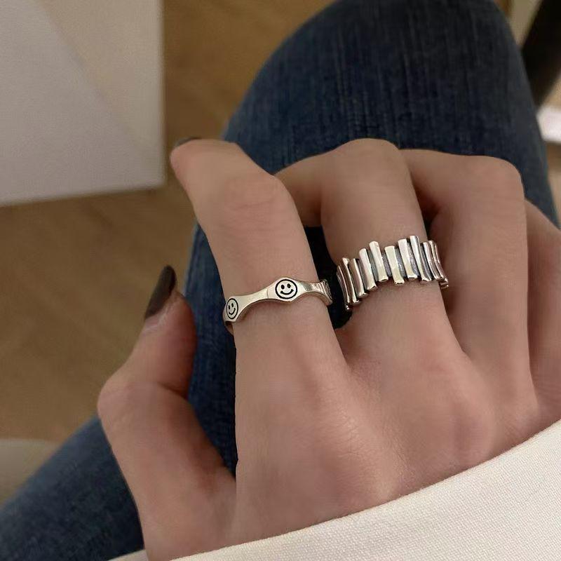 Vintage Silver Smiley Face Ring Set for Women - Minimalist and Stylish Design Smiley Face
Vintage Silver Smiley Face Ring Set for Women - Minimalist and Stylish Design Smiley Face
