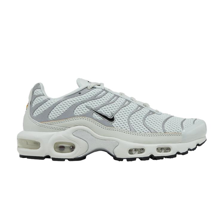 Nike Air Max Plus Light Silver (Women s) 36.5
Nike Air Max Plus Light Silver (Women s) 36.5