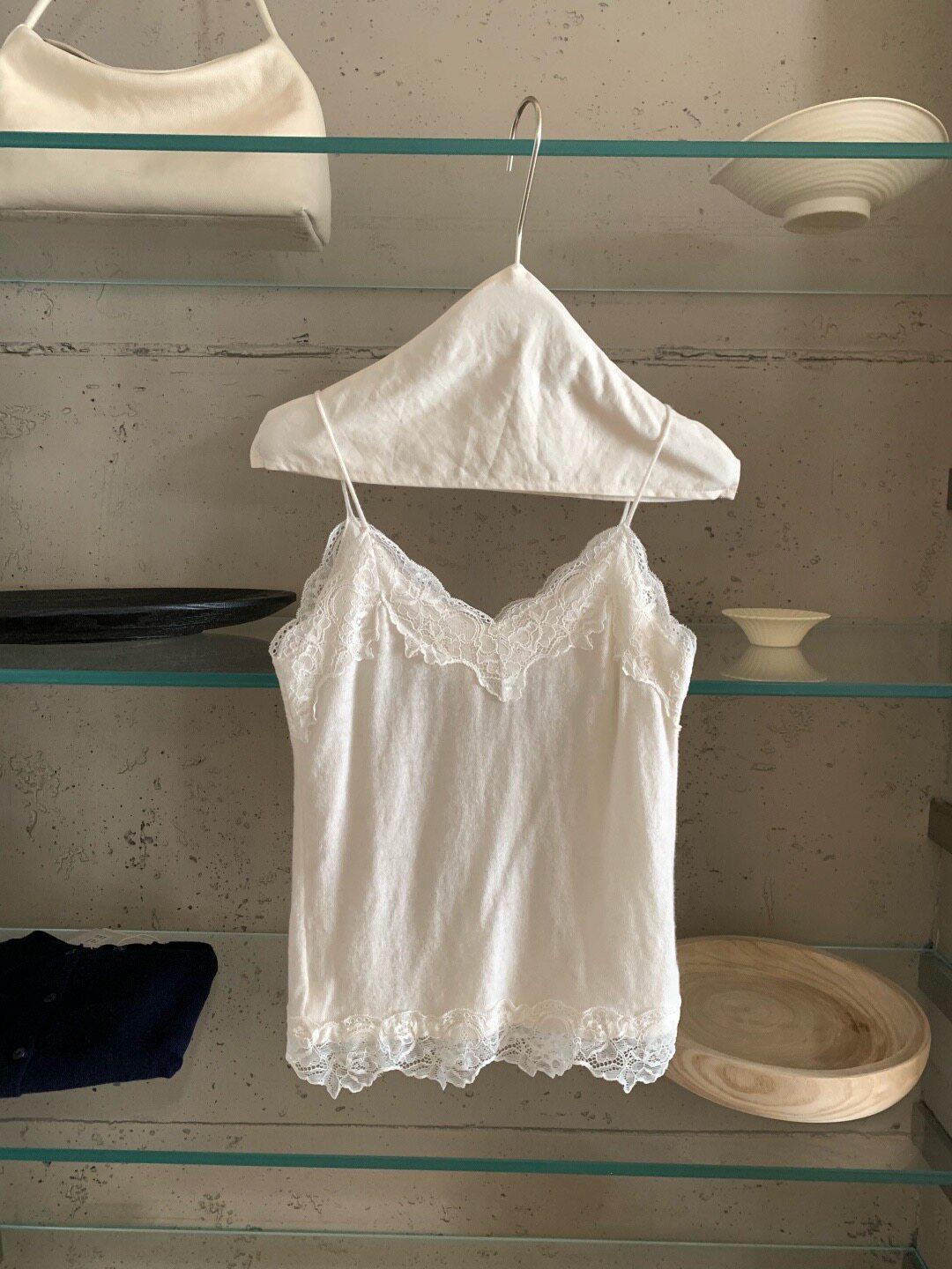 Women s Spring Lace Patchwork Wool Knit Camisole Vest - Gentle Style Short Top One Size
Women s Spring Lace Patchwork Wool Knit Camisole Vest - Gentle Style Short Top One Size