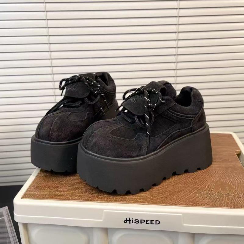Premium retro matte leather small man 2025 autumn and spring trend lapel thick-soled muffin casual bread shoes 35
Premium retro matte leather small man 2025 autumn and spring trend lapel thick-soled muffin casual bread shoes 35